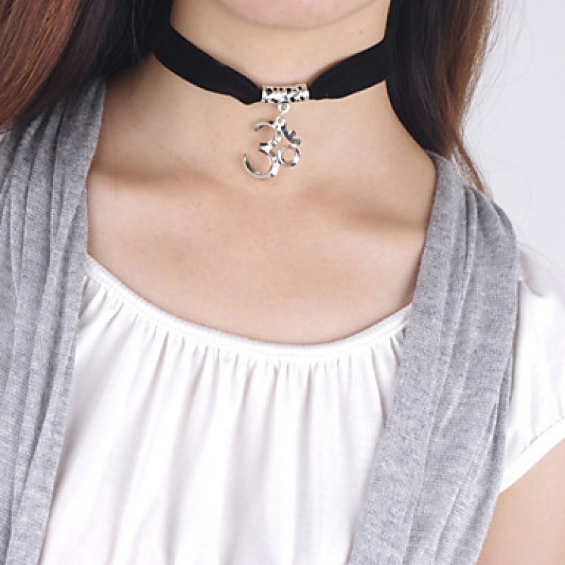 Women's Punk Minimalist Black Velvet Collar 3D Digital Pendant Short Necklace